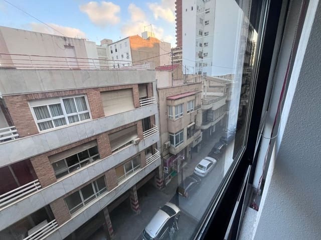 Kontor til leie i Barrio del Centro, Alicante by - € 600 (Ref: 9252551)