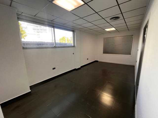 11 soveværelse Virksomhed til salg i Cabo de las Huertas, Alicante by - € 350.000 (Ref: 9296524)