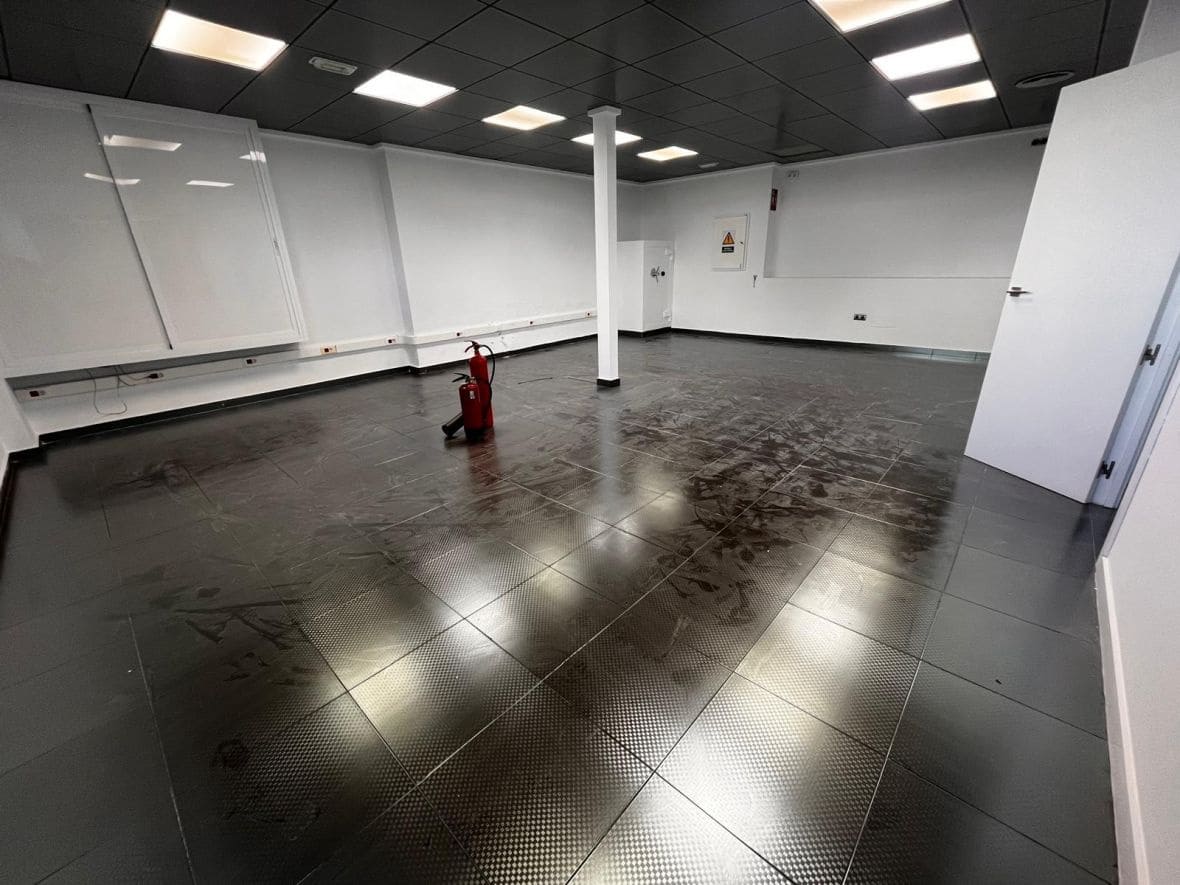 11 bedroom Business for sale in Alicante / Alacant city - € 350,000 (Ref: 9296524)