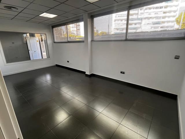 11 soveværelse Virksomhed til salg i Cabo de las Huertas, Alicante by - € 350.000 (Ref: 9296524)