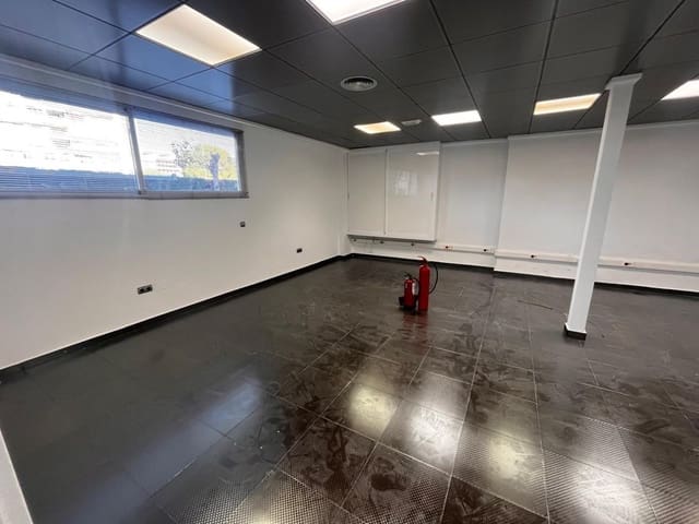 11 soveværelse Virksomhed til salg i Cabo de las Huertas, Alicante by - € 350.000 (Ref: 9296524)