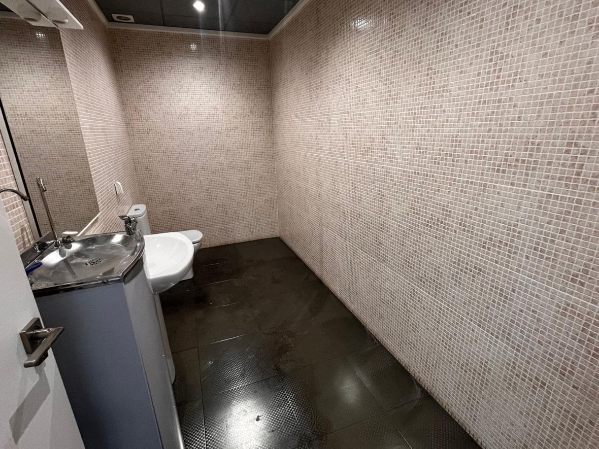 11 bedroom Business for sale in Alicante / Alacant city - € 350,000 (Ref: 9296524)