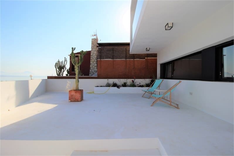3 bedroom Villa for rent in Alicante / Alacant city - € 2,900 (Ref: 9426926)