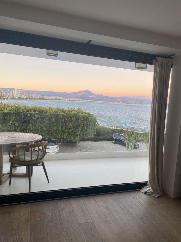 3 bedroom Villa for rent in Alicante / Alacant city - € 2,900 (Ref: 9426926)