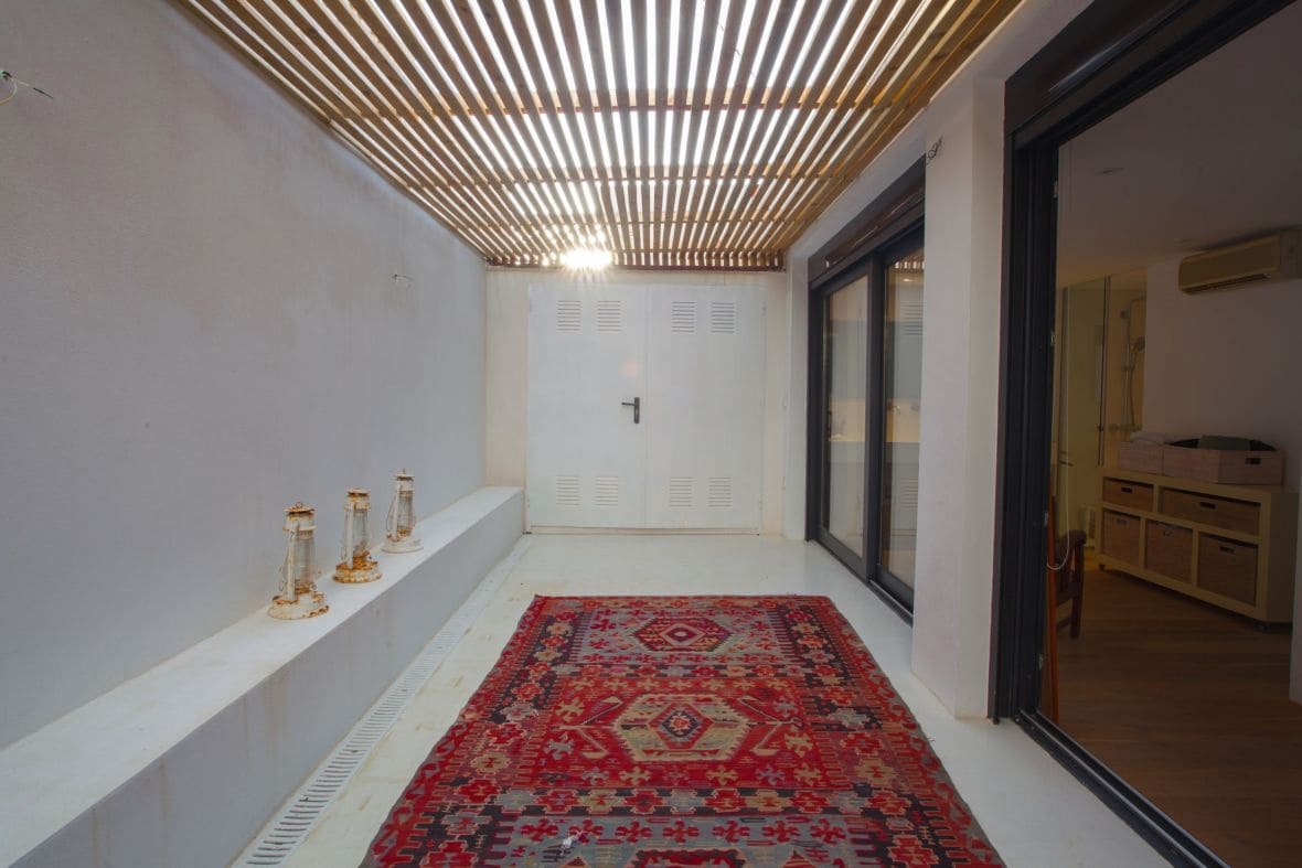 3 bedroom Villa for rent in Alicante / Alacant city - € 2,900 (Ref: 9426926)