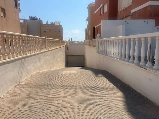 2 bedroom Flat for sale in Guardamar del Segura - € 232,000 (Ref: 9475113)