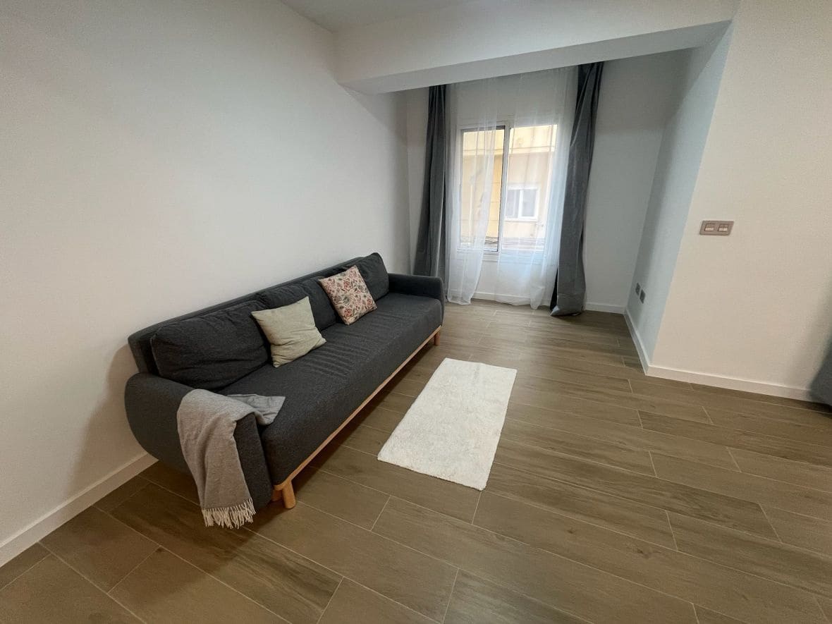 Appartement de 3 chambres à louer à Alicante ville - 1 200 € (Ref: 9475679)