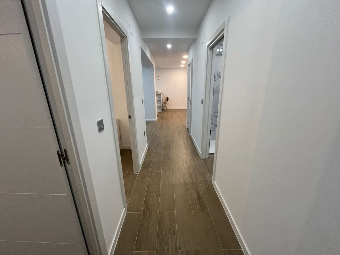 Appartement de 3 chambres à louer à Alicante ville - 1 200 € (Ref: 9475679)