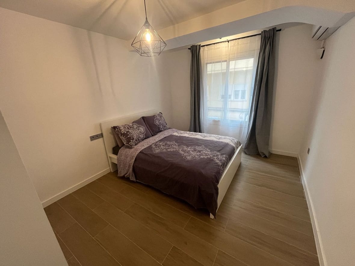 Appartement de 3 chambres à louer à Alicante ville - 1 200 € (Ref: 9475679)