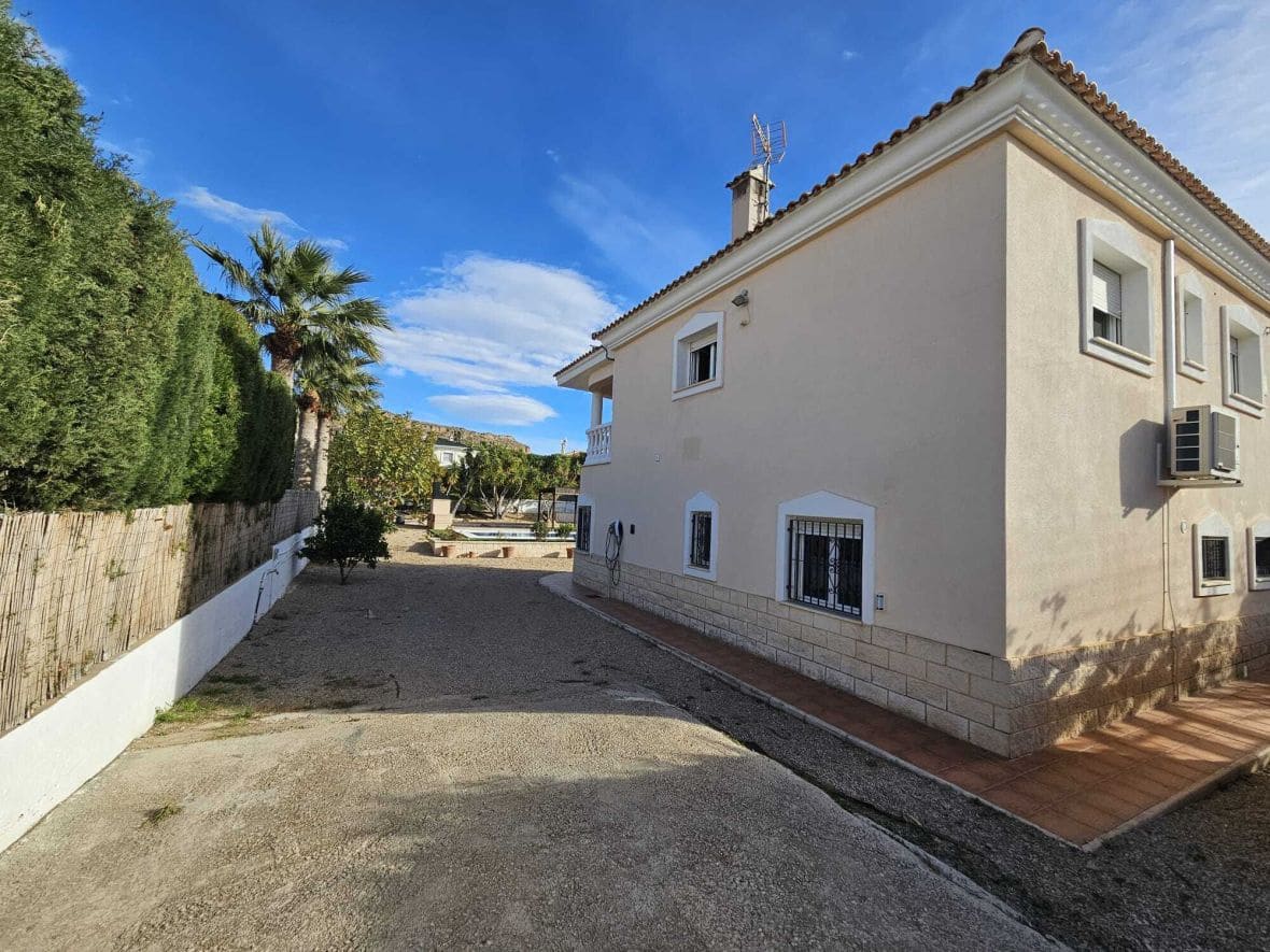 4 soveværelse Villa til salg i Muchamiel / Mutxamel - € 395.000 (Ref: 9510553)