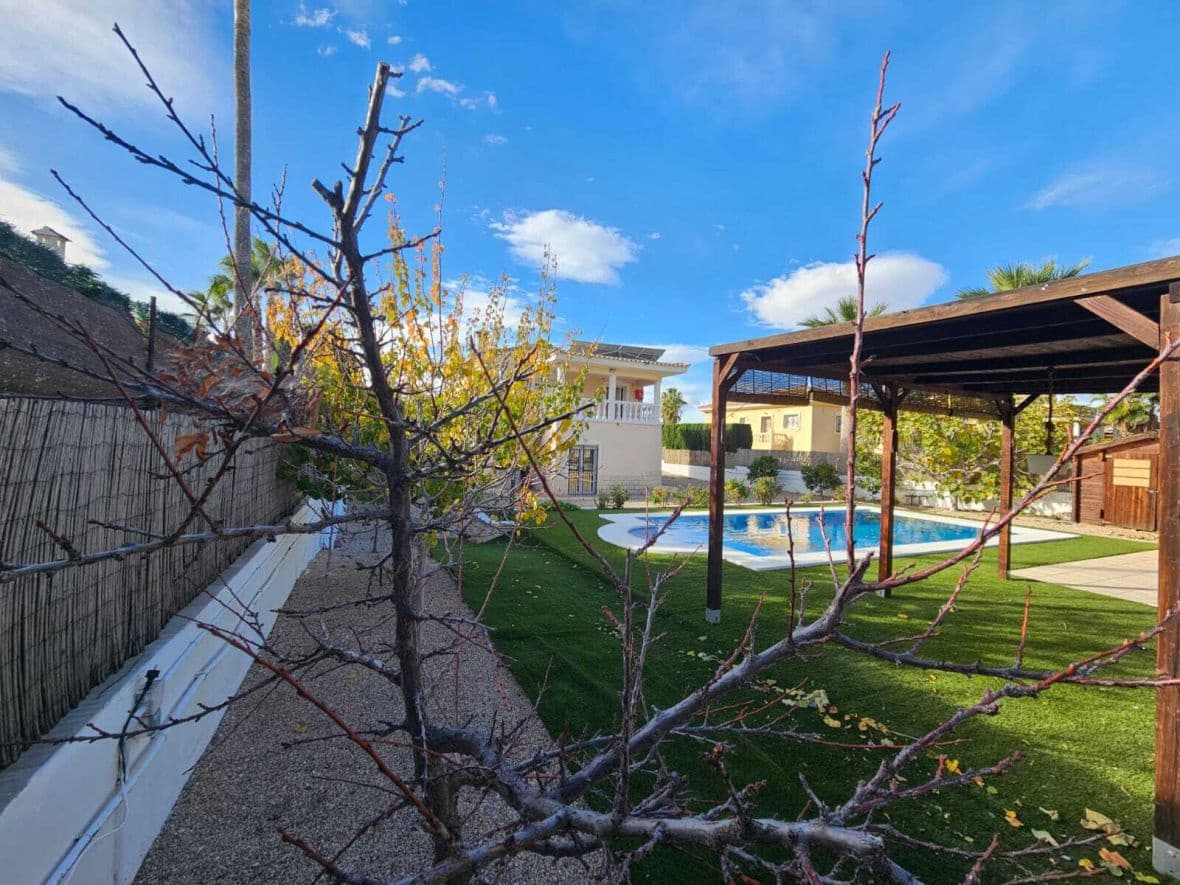 4 soveværelse Villa til salg i Muchamiel / Mutxamel - € 395.000 (Ref: 9510553)