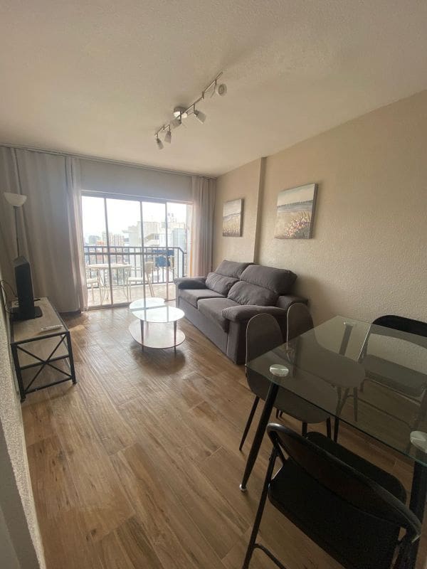 1 bedroom Flat for rent in Benidorm with pool - € 995 (Ref: 9518821)