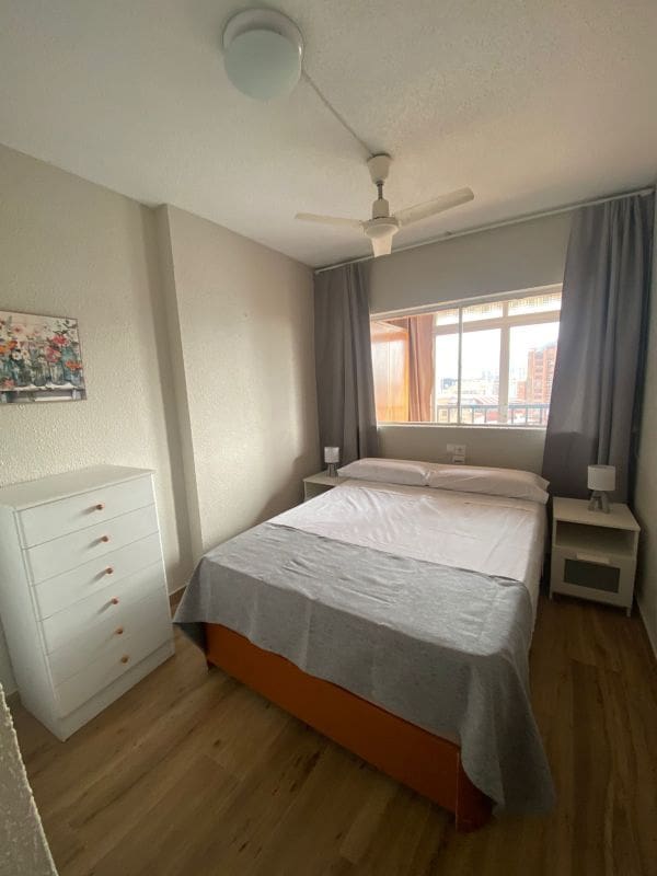 1 bedroom Flat for rent in Benidorm with pool - € 995 (Ref: 9518821)