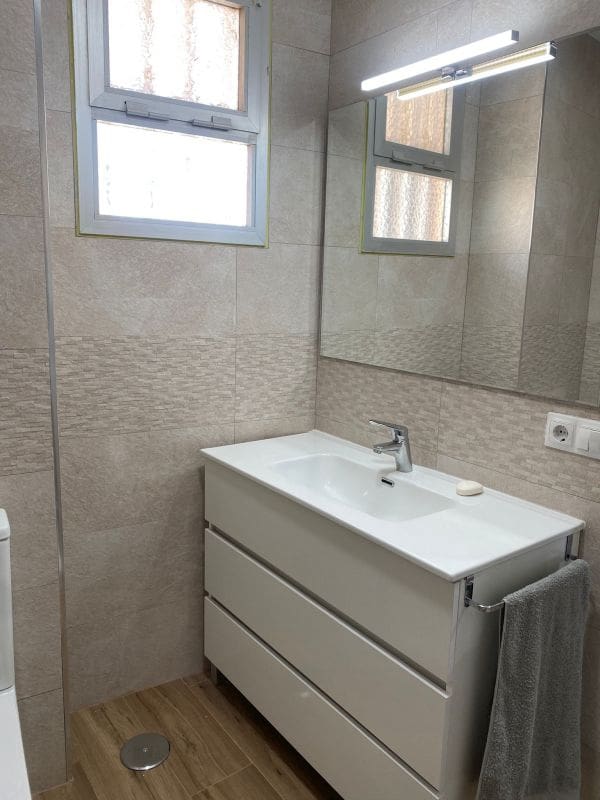 1 bedroom Flat for rent in Benidorm with pool - € 995 (Ref: 9518821)