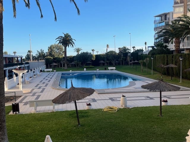 2 soveværelse Lejlighed til salg i Albufereta, Alicante by med swimmingpool - € 245.000 (Ref: 9525936)