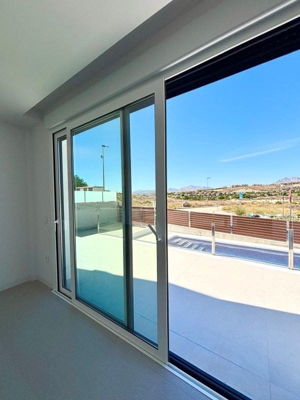 Chalet de 3 habitaciones en Muchamiel / Mutxamel en venta - 450.000 € (Ref: 9557431)