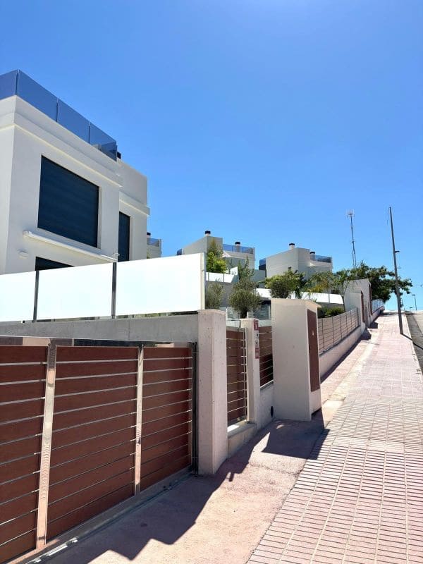 Chalet de 3 habitaciones en Muchamiel / Mutxamel en venta - 450.000 € (Ref: 9557431)