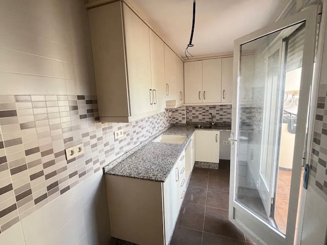 6 makuuhuone Huoneisto myytävänä paikassa Canada - 200 000 € (Ref: 9586809)