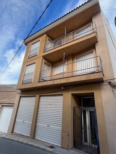 6 makuuhuone Huoneisto myytävänä paikassa Canada - 200 000 € (Ref: 9586809)