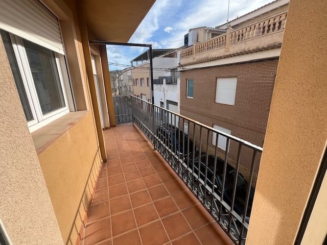 6 makuuhuone Huoneisto myytävänä paikassa Canada - 200 000 € (Ref: 9586809)