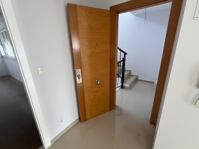 6 makuuhuone Huoneisto myytävänä paikassa Canada - 200 000 € (Ref: 9586809)