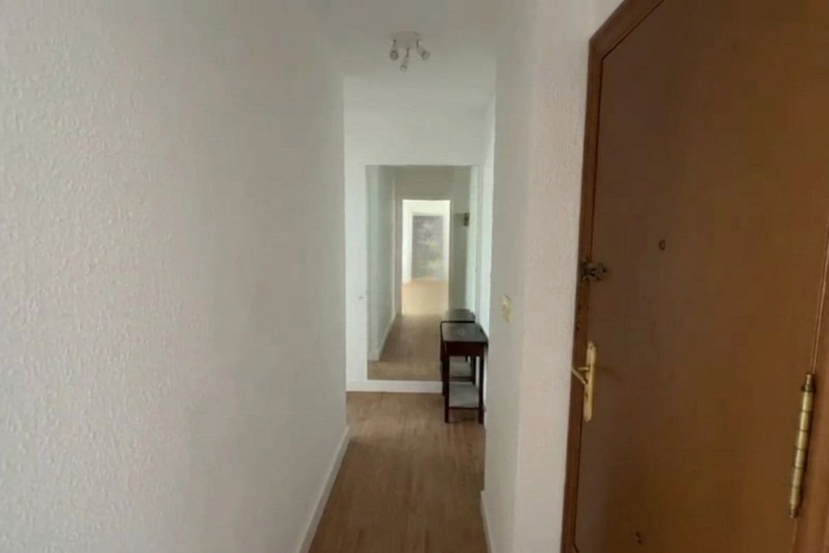 3 sovrum Lägenhet att hyra i Alicante stad med pool - 1 250 € (Ref: 9805874)