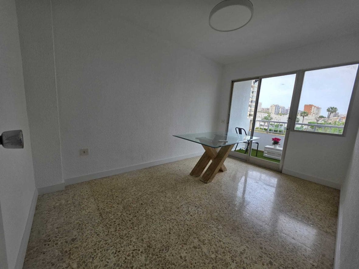 3 bedroom Apartment for rent in Alicante / Alacant city with pool - € 1,250 (Ref: 9805874)