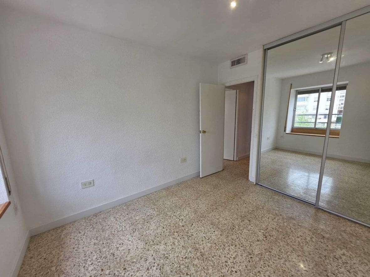 3 bedroom Apartment for rent in Alicante / Alacant city with pool - € 1,250 (Ref: 9805874)