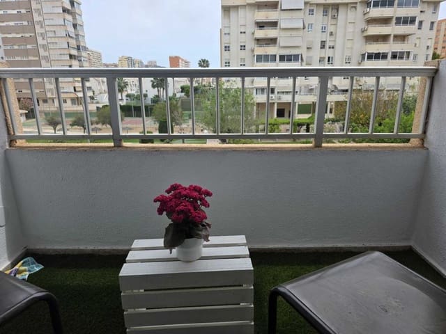 Apartamento de 3 habitaciones en Cabo de las Huertas, Alicante / Alacant ciudad en alquiler con piscina - 1.250 € (Ref: 9805874)