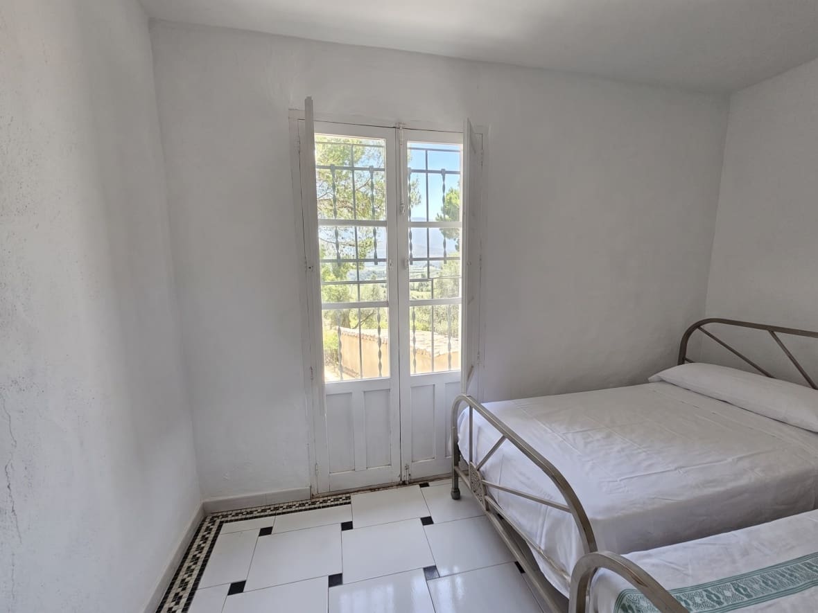4 bedroom Townhouse for sale in Cocentaina - € 297,000 (Ref: 9849956)