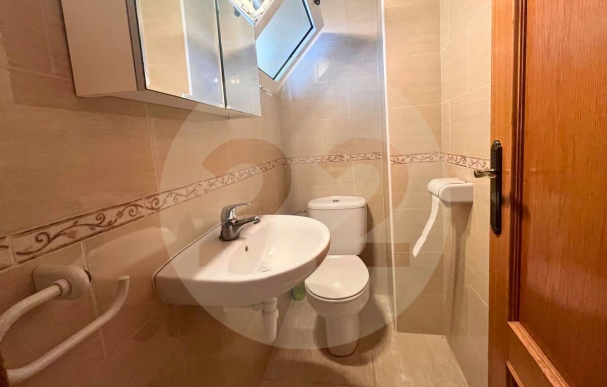 2 bedroom Apartment for rent in El Campello with pool garage - € 950 (Ref: 9872189)