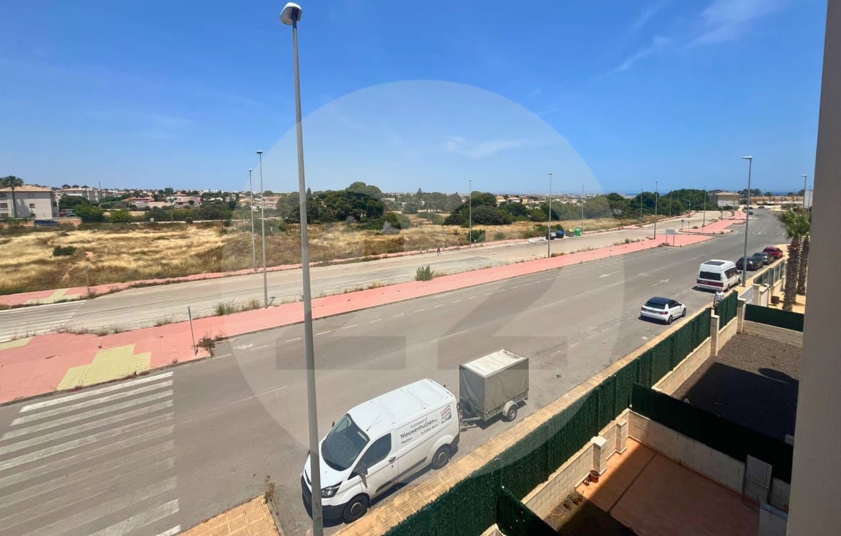 2 quarto Apartamento para arrendar em Orihuela com piscina - 1 000 € (Ref: 9874247)