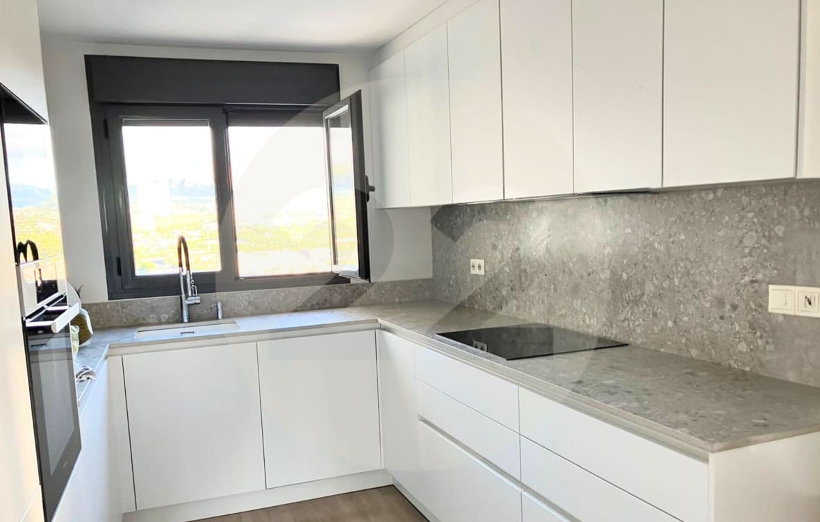3 makuuhuone Asunto vuokrattavana paikassa Benidorm mukana uima-altaan 
autotalli - 3 000 € (Ref: 9877179)