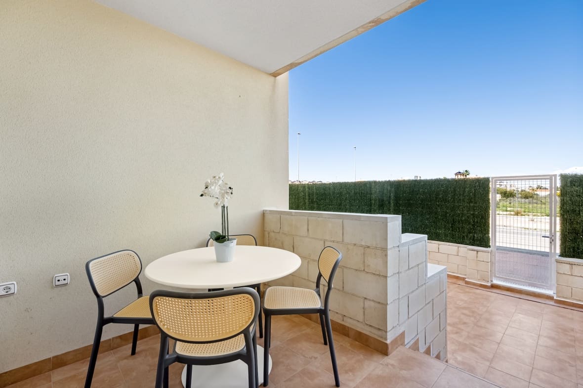 2 soveværelse Lejlighed til salg i Orihuela Costa med swimmingpool - € 205.500 (Ref: 9879913)