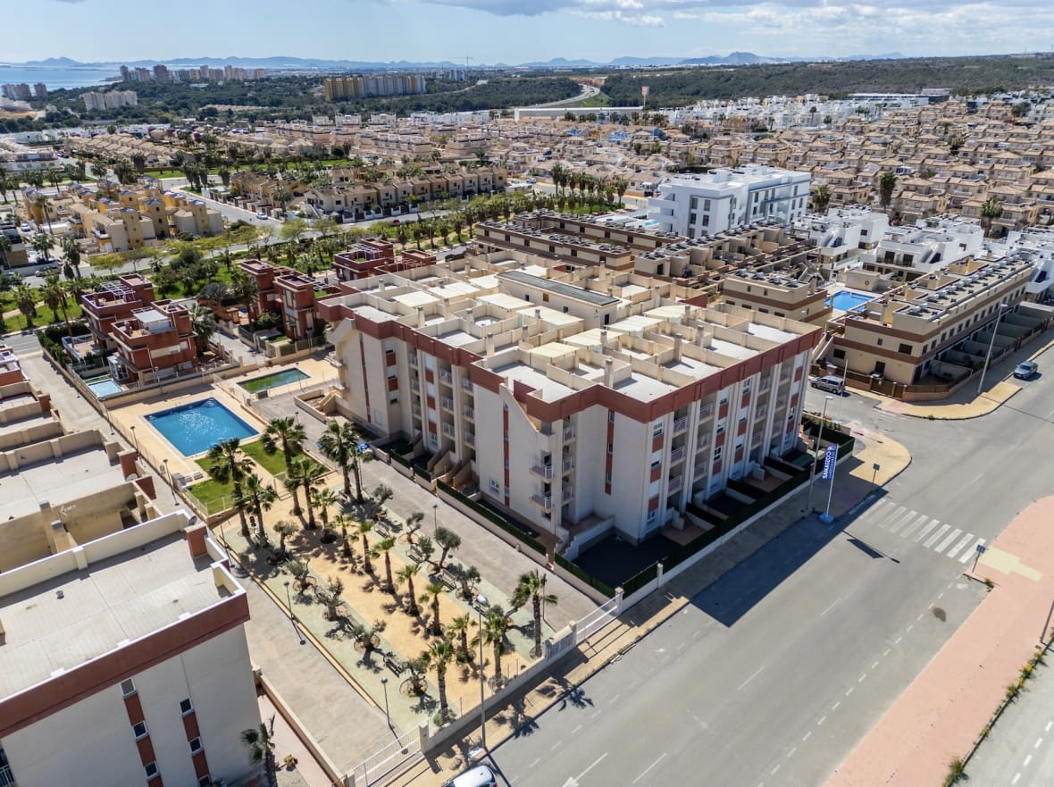 2 soveværelse Lejlighed til salg i Orihuela Costa med swimmingpool - € 205.500 (Ref: 9879913)