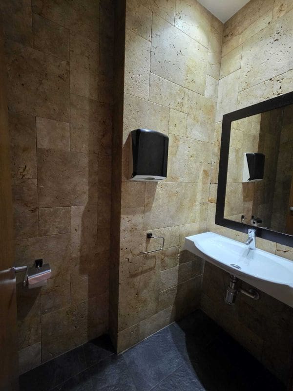 Business for rent in Alicante / Alacant city - € 1,500 (Ref: 9929970)