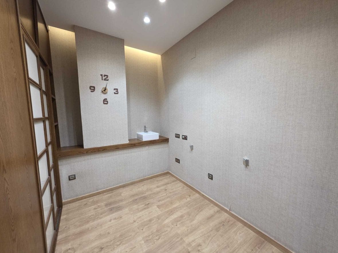 Business for rent in Alicante / Alacant city - € 1,500 (Ref: 9929970)