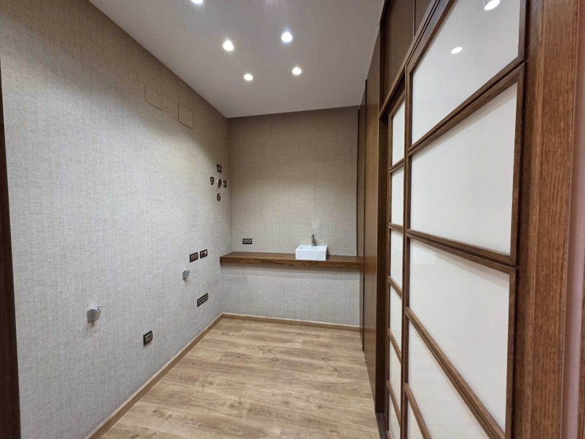 Business for rent in Alicante / Alacant city - € 1,500 (Ref: 9929970)