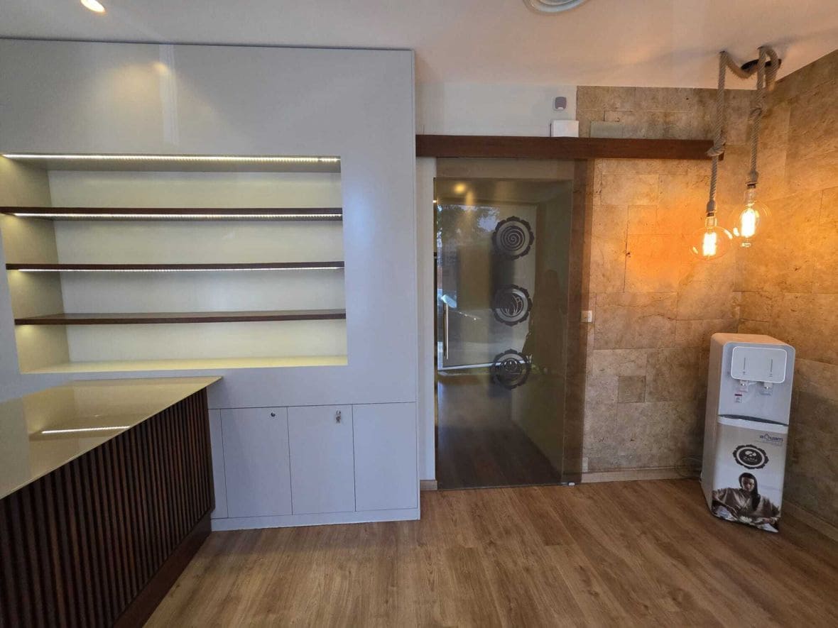 Business for rent in Alicante / Alacant city - € 1,500 (Ref: 9929970)