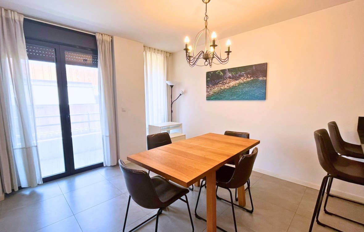 2 quarto Apartamento para arrendar em Alicante cidade - 1 000 € (Ref: 9934853)