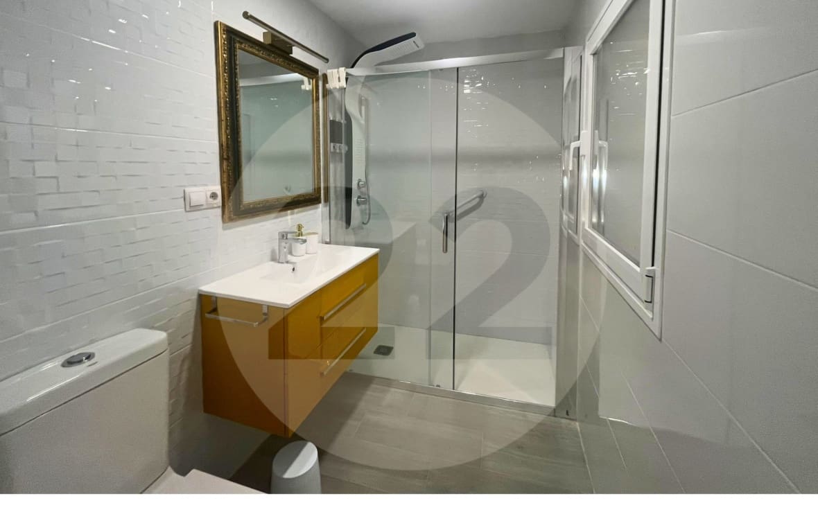 2 makuuhuone Huoneisto myytävänä paikassa Alicante kaupunki - 260 000 € (Ref: 9934854)