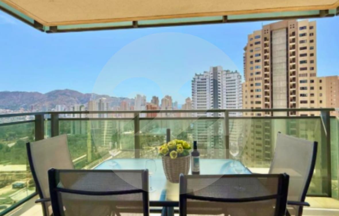 1 bedroom Apartment for rent in Benidorm with pool - € 1,250 (Ref: 9937454)