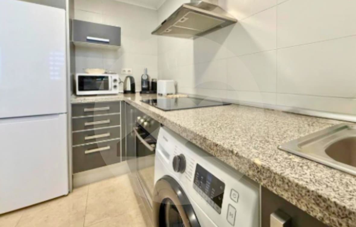 1 bedroom Apartment for rent in Benidorm with pool - € 1,250 (Ref: 9937454)