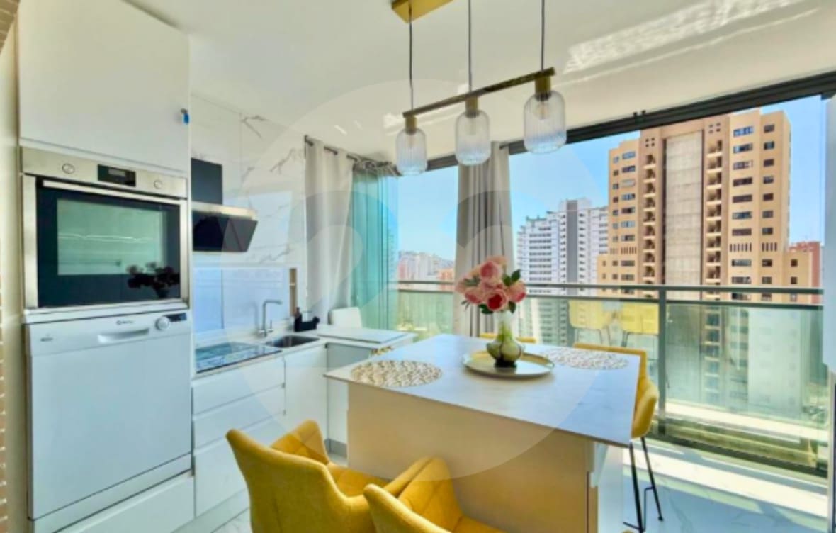 2 soverom Leilighet til leie i Benidorm med svømmebasseng - € 1 550 (Ref: 9958850)