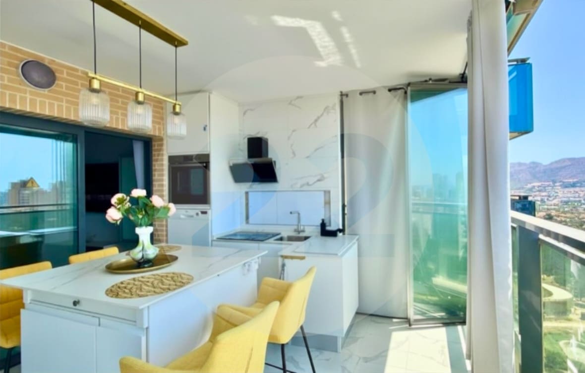 2 soverom Leilighet til leie i Benidorm med svømmebasseng - € 1 550 (Ref: 9958850)