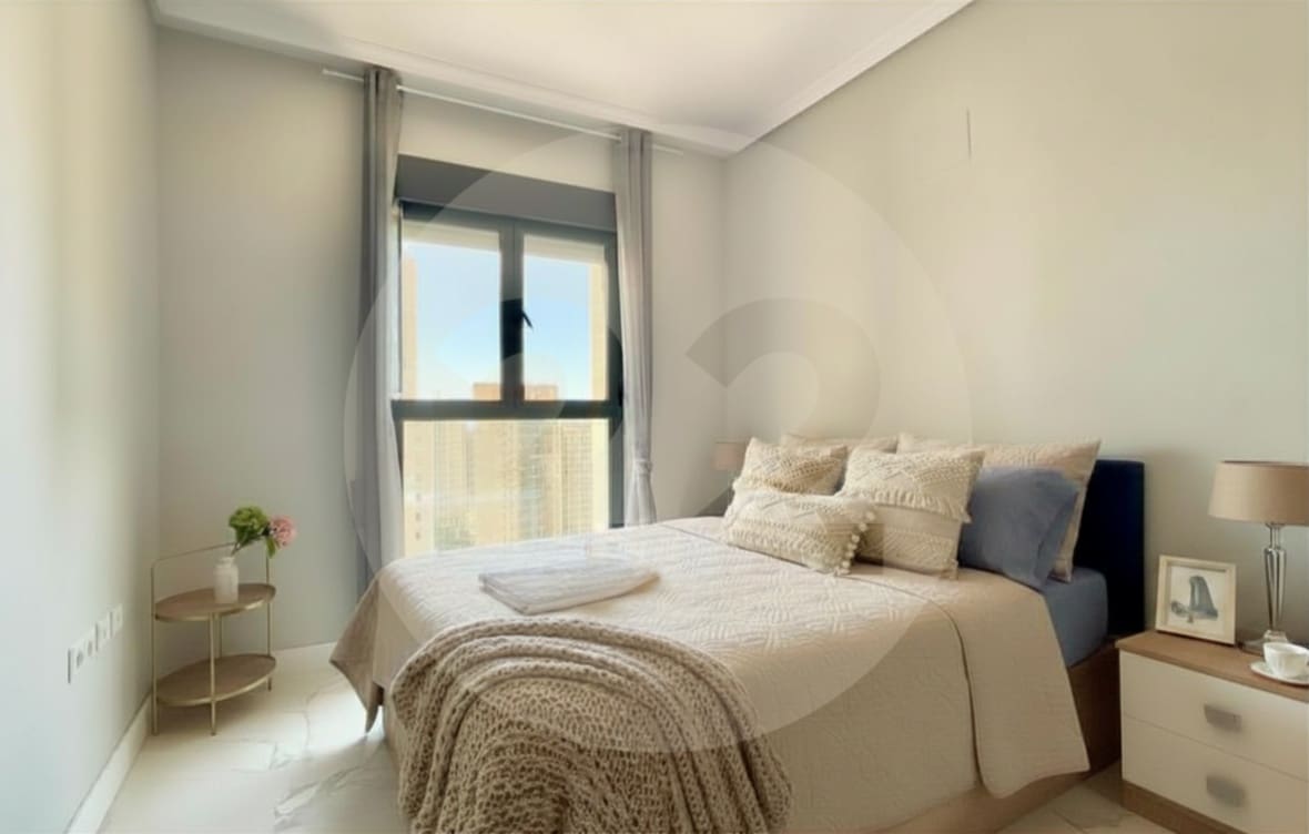 2 soverom Leilighet til leie i Benidorm med svømmebasseng - € 1 550 (Ref: 9958850)