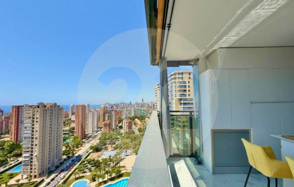 2 soverom Leilighet til leie i Benidorm med svømmebasseng - € 1 550 (Ref: 9958850)