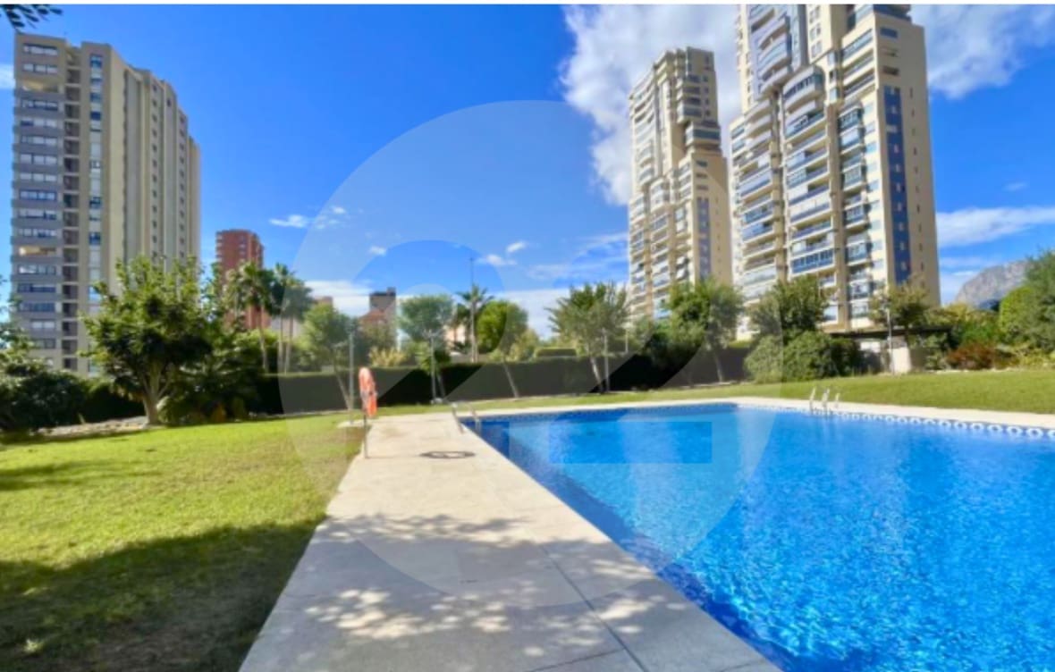 2 soverom Leilighet til leie i Benidorm med svømmebasseng - € 1 550 (Ref: 9958850)