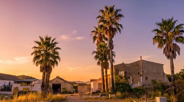 Rakentamaton maa myytävänä paikassa Estepona - 3 500 000 € (Ref: 10019469)