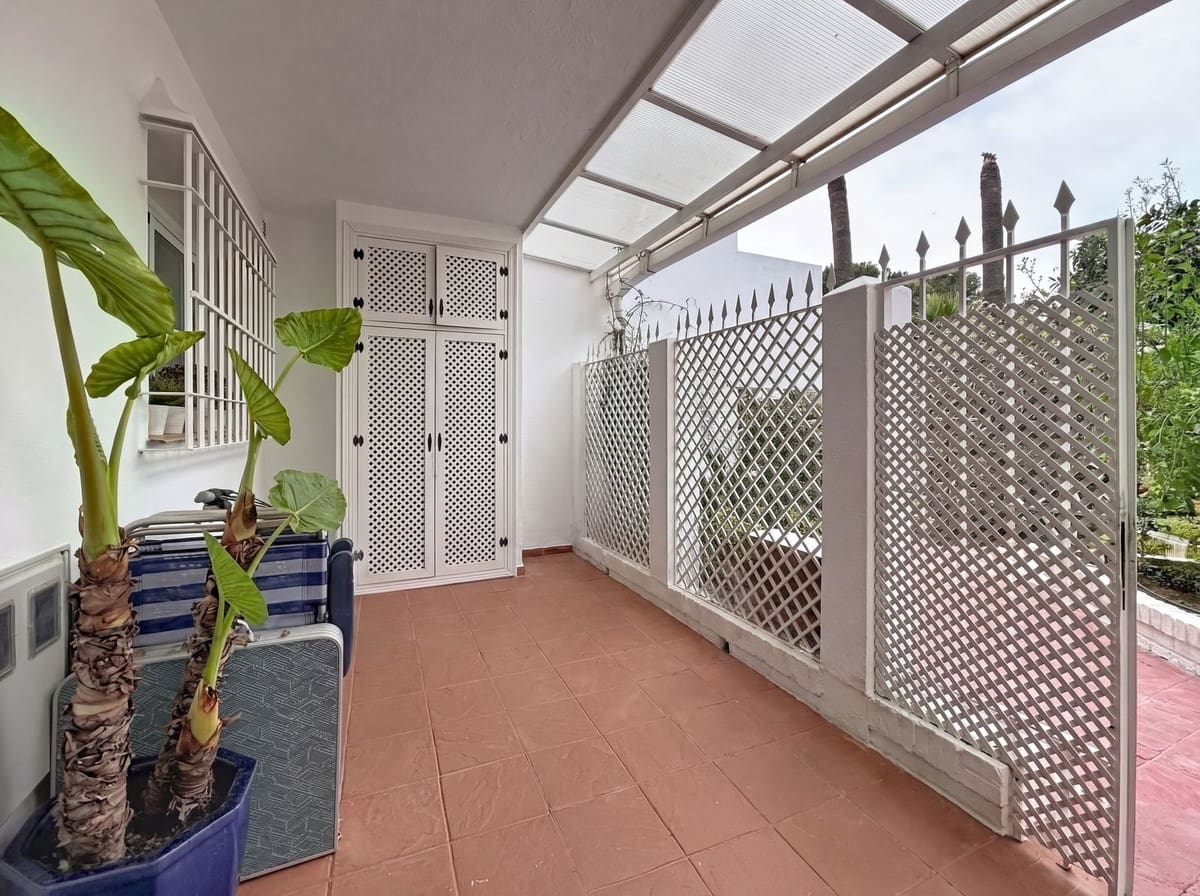 4 chambre Maison de Ville à vendre à Marbella avec piscine - 949 000 € (Ref: 10023193)